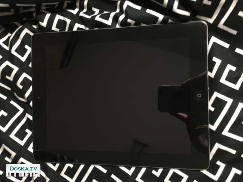 Продаю планшет айпад 2 на 64 гб, чёрного цвета с