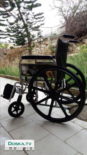 инвалидную коляску в идеальном состоянии. В подарок алехон. Без доставки.