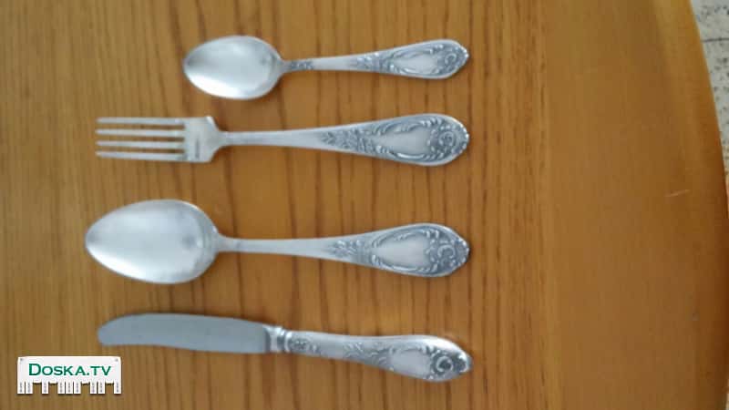 Комплект из мельхиора 24 предмета 300 шек.  т.050-7195002