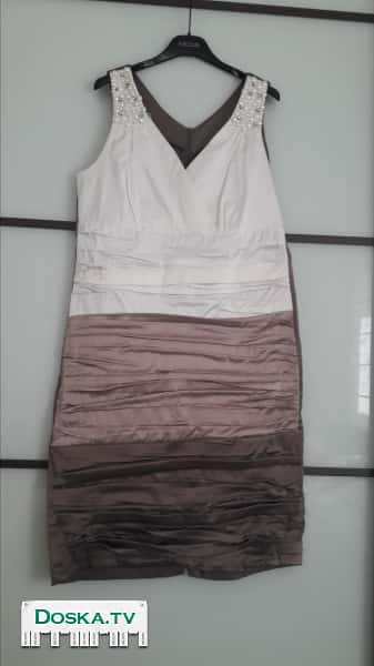 очень красивое и эффектное платье на торжество. Размер 48-50. Хороший