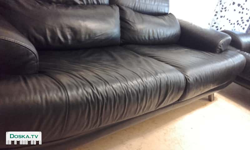Диван черный натуральная кожа, большой 2.10  на 1 метр.