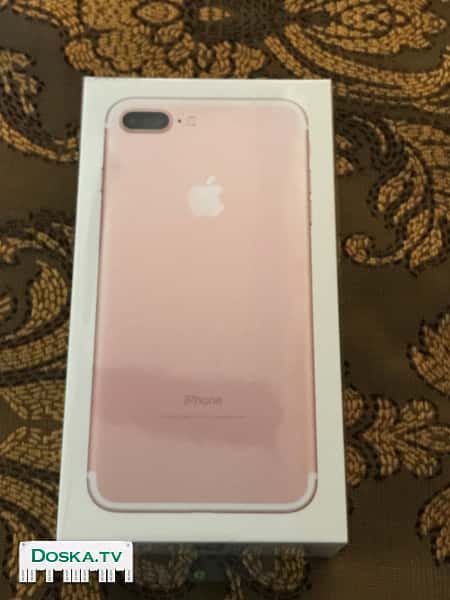 Apple iPhone 7 плюс 128 ГБ  Запечатанная в коробке