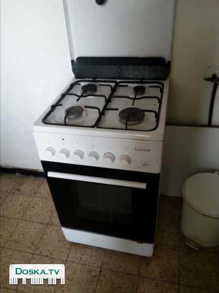 Газовая плита в хорошем состоянии.