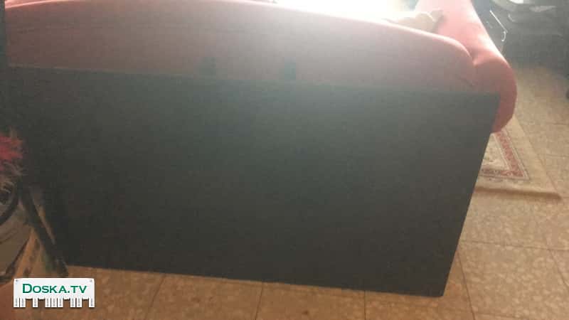 В связи с переездом в другую страну . В отличном