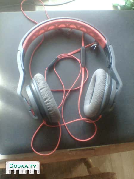 Наушники и все функции микрофона работают идеально. Возможен вариант обмена