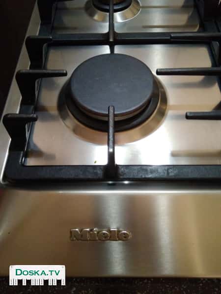 газовую варочную панель miele (Милле) в идеальном состоянии. Чугунные решотки,