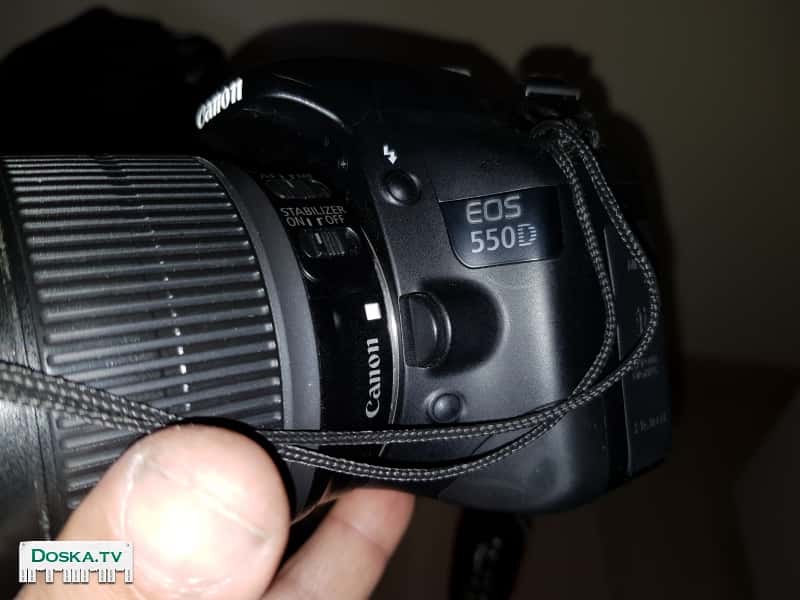 Объектив 18на24. Очень качественно приближает удаляет. 18мг. пикселей. И много