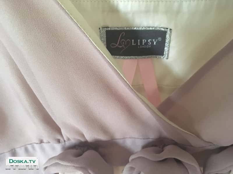 Красивое нарядное платье, состояние идеальное (одевалось 1 раз).