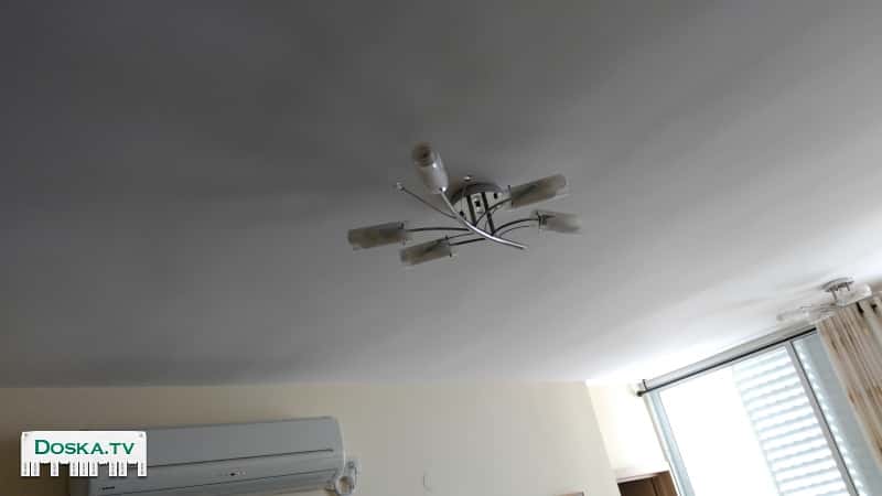 Светильники в комплекте с энергосберегающими лампами. Цена гибкая.