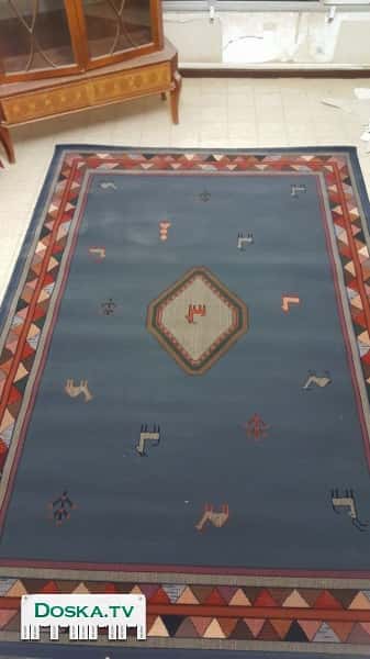 Абсолютно новый ковер, производство Бельгия, размерами 3м на 2м.Не был