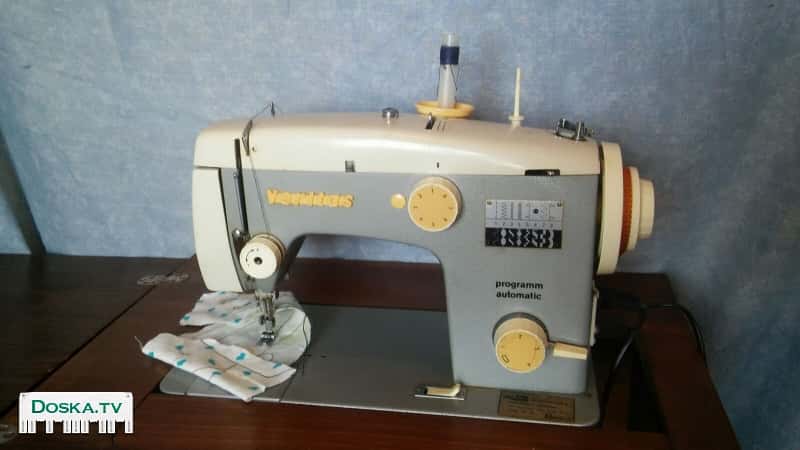 500 шекелей. Швейная машинка немецкого производства"Веритас"ножная и с электрическим приводом.