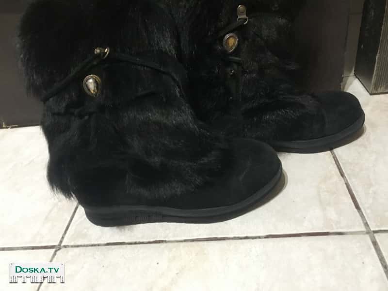 Сапоги зимние, тёплые, с мехов внутри. Снаружи мех-коза. Были в