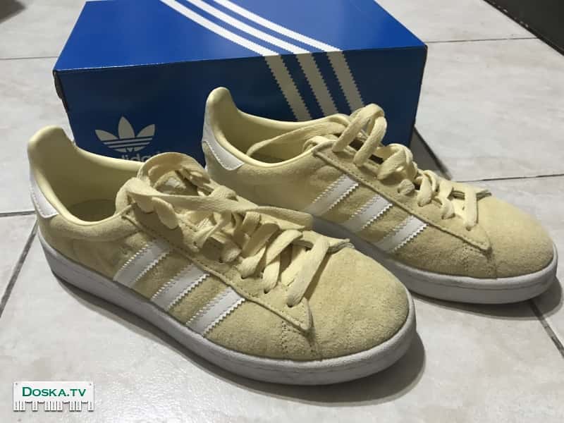 Кроссовки Adidas ( оригинал), нежно-желтые, замшевые, в отличном состоянии, одевала