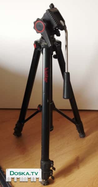 Штатив для фотоаппарата телескопический от фирмы VIVITAR, модель V 3000,