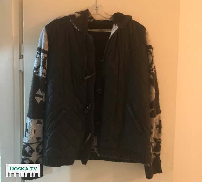 новая куртка с капюшоном для прохладной сухой зимней погоды. На