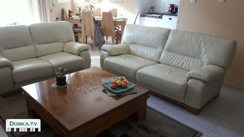 Натуральный итальянский Салон 3 + 2 и журнальный столик метр