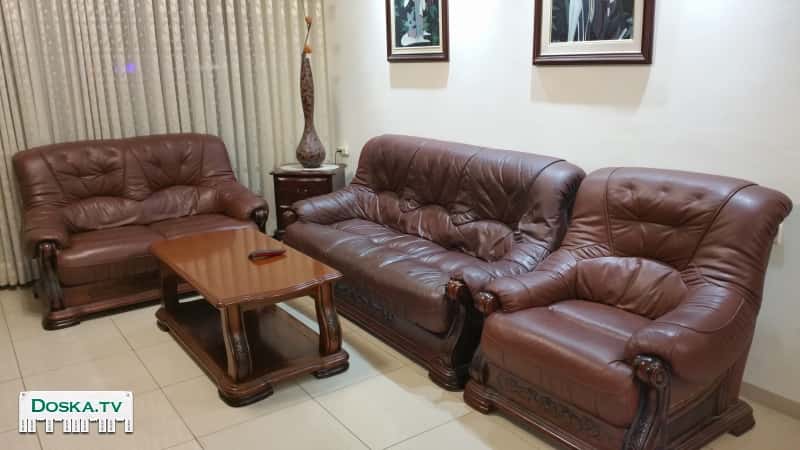 Продаются диван*2 и кресло производство Бельгия в хорошем состоянии Цена