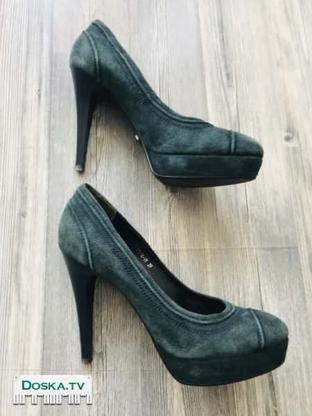 Продаю туфли на шпильке, цвет серый асфальт. Выполнены из натуральной