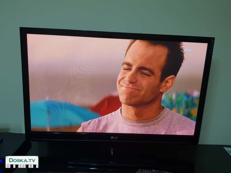 Плазма LG 42". 2010 года. Состояние отличное, как новый, без