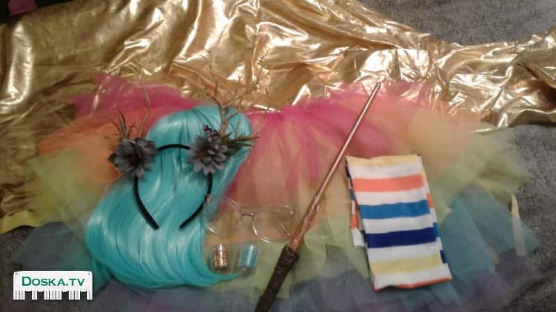 Кто хочет быть феей на Пурим? Золотой плащ с капюшоном,