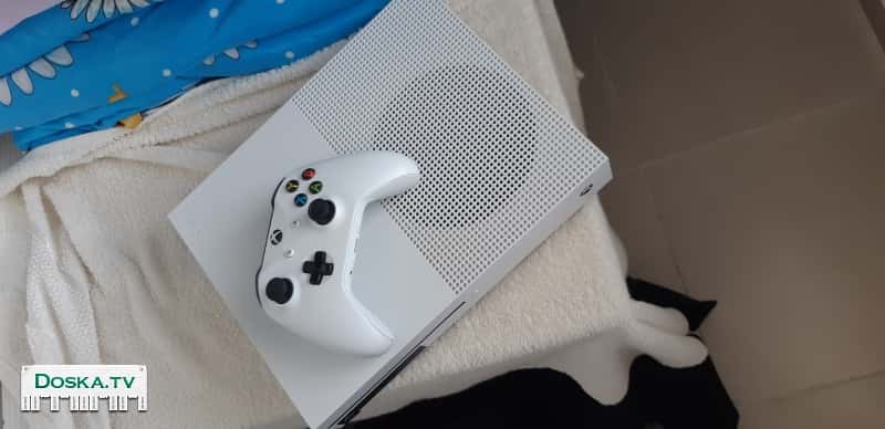 Продаю срочно в отличном состоянии 6-7 игр установлены на приставки.