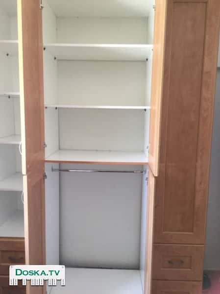 ! 4-х дверный шкаф. Размеры: высота - 240см, длина -