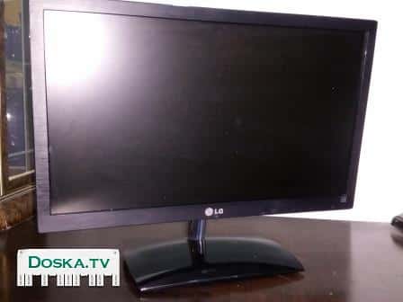 стационарный компьютер с монитором.  Монитор 22 инч LG led