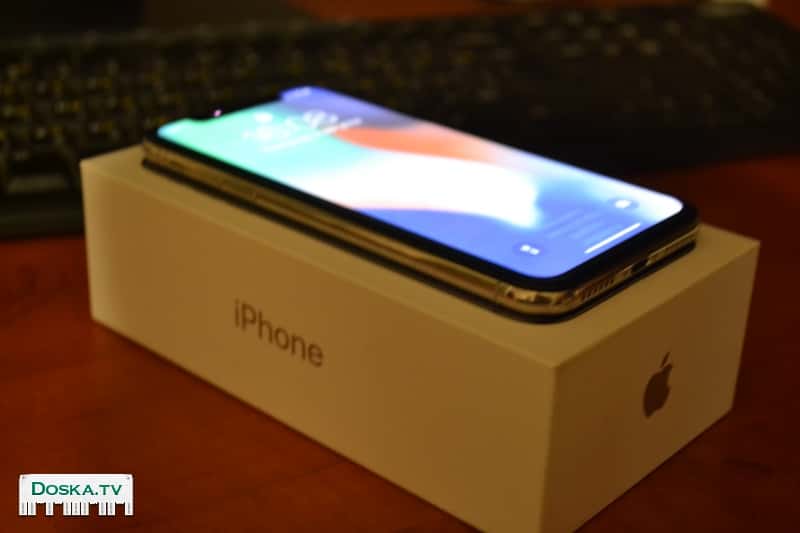 iPhoneX  белый на 256 гб. Купил 1.5 года назад