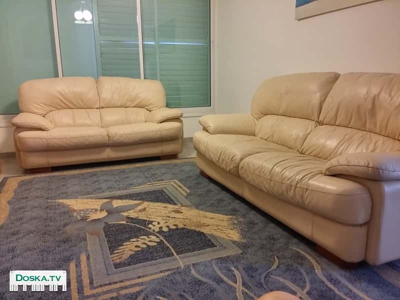 Диваны из натуральной кожи 3+2 в хорошем состоянии