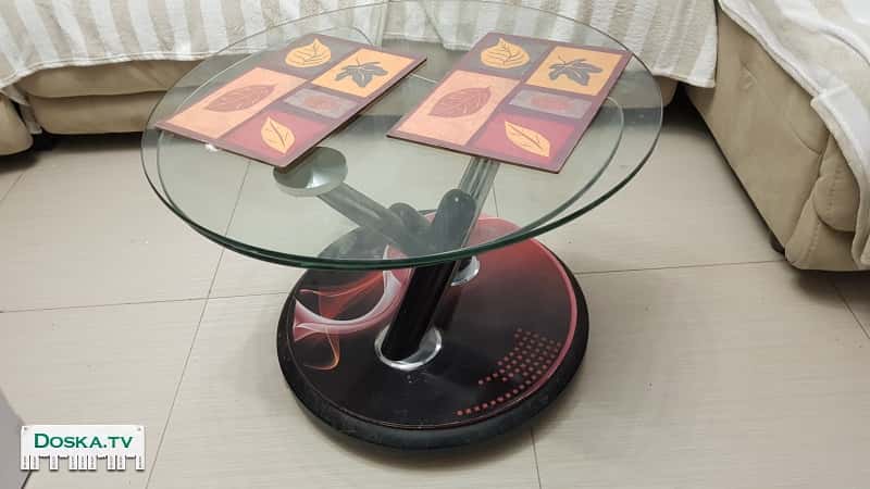 Продаю журнальный столик купленный в магазине ДАХ. Столик трансформер.