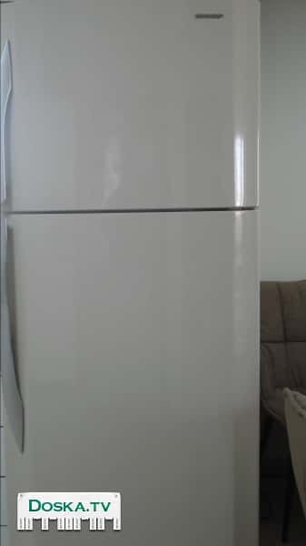 Цвет бежевый, на 500 литр. в хорошем состоянии.