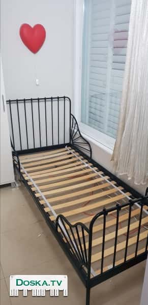 Кровать Икея в прекрасном состоянии. Ширина-80 см. Длина регулируется от