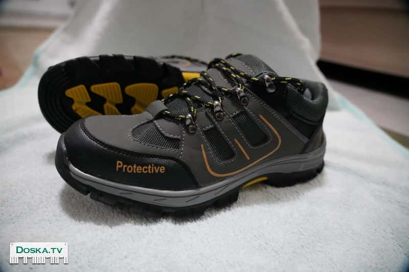 Рабочие ботинки с укрепленным носком. Размер 44