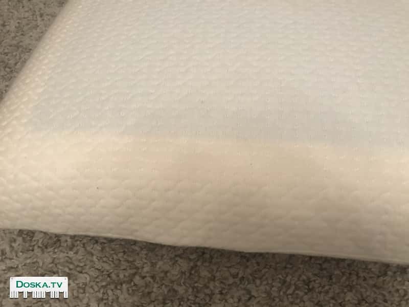 Ортопедическая подушка ( с одной стороны гель) на фото -