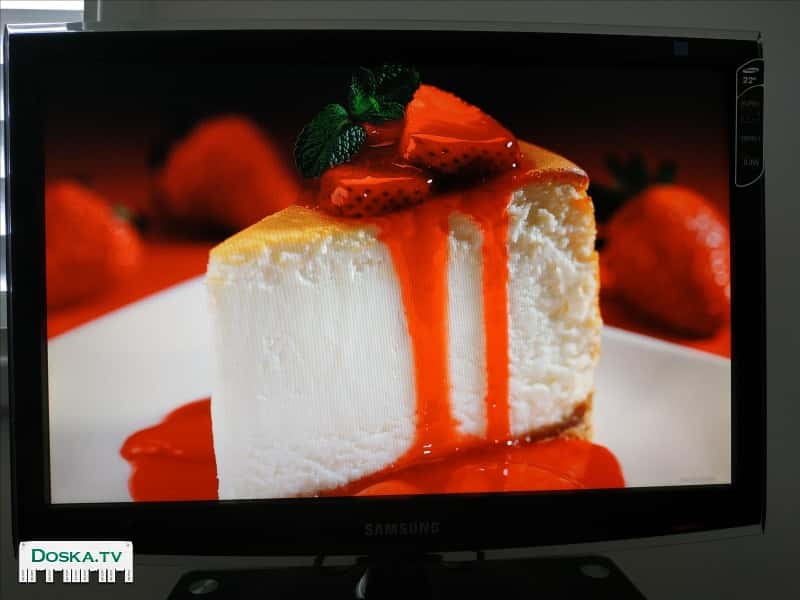 Монитор компьютерный Full HD Samsung в отличном состоянии.Входы DVI,VGA.