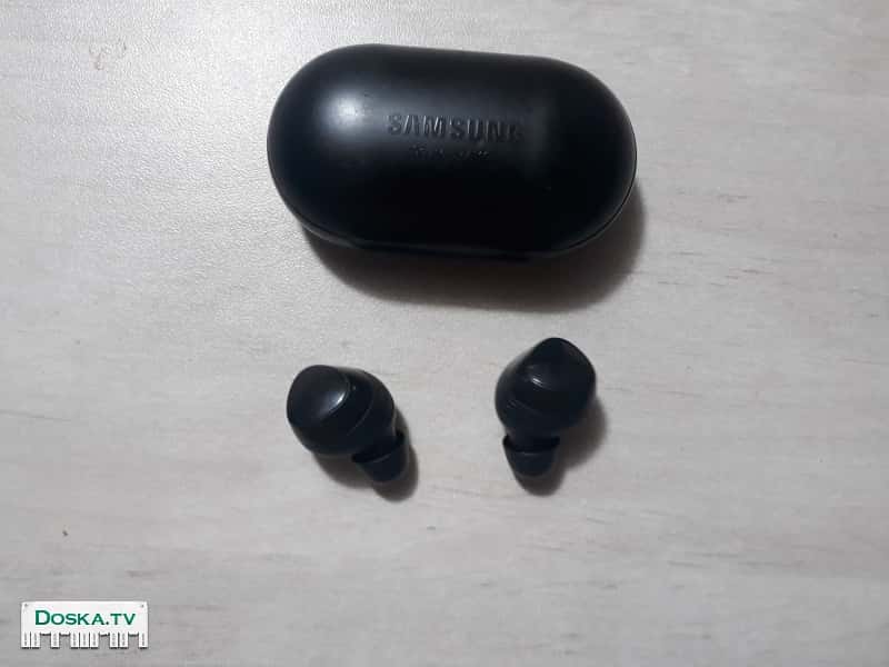 Наушники в хорошем качестве.Рабочий кейс,есть сменные амбушуры.Продаю из-за не использывания