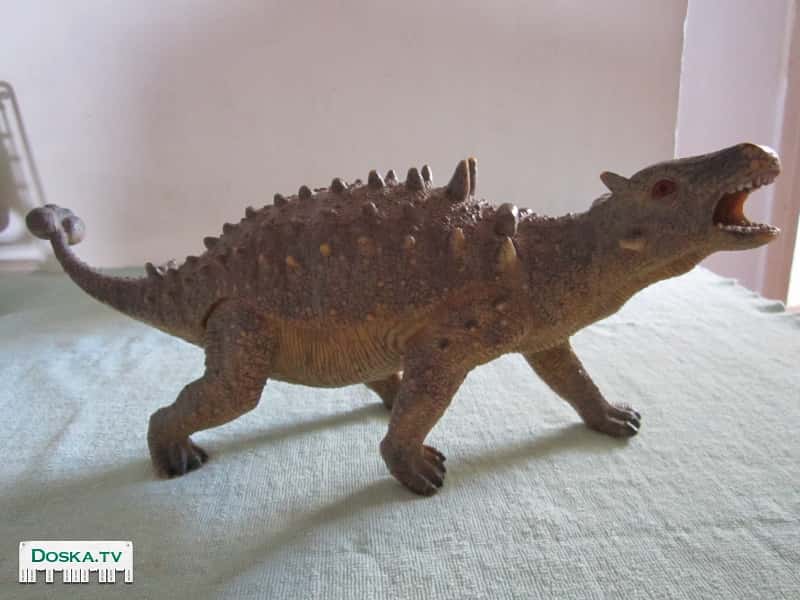 Динозавр Pinacosaurus из твердой специальной резины. Высокая детализация.Относительно большой. Состояние-отличное,коллекционное.