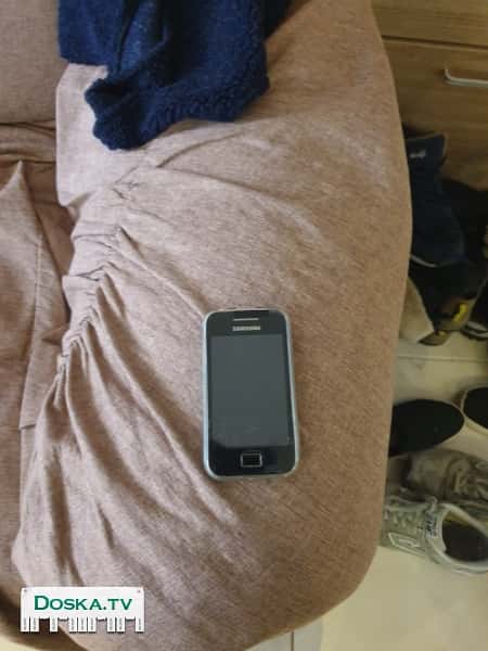 Сотовый телефон Samsung mini в хорошем рабочем состоянии кто заинтересован