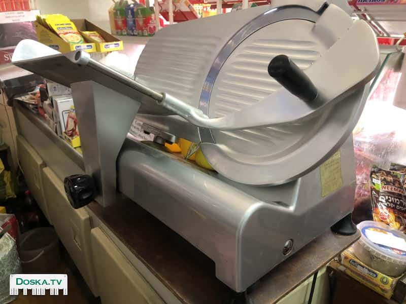 Слайсер. В очень хорошем состоянии.2 шт.Торг уместен.