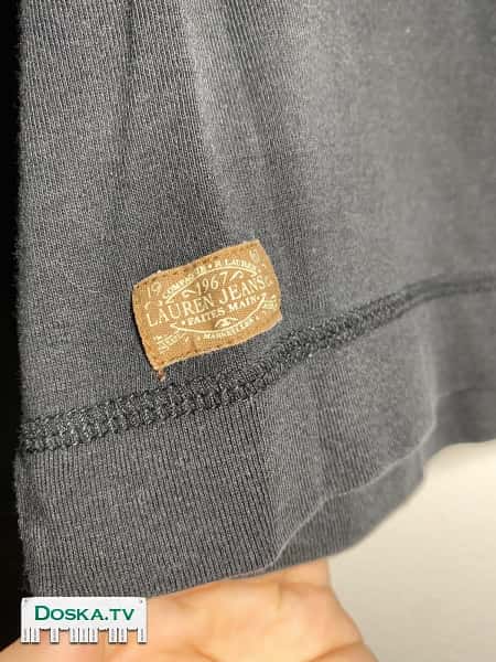 Хорошая кофта с замшевыми вставками коричневого цвета на одном плече