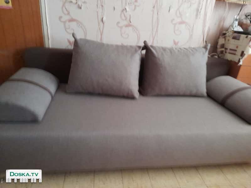 раздвижной диван в употреблении был 3 месяца в хорошем состоянии,
