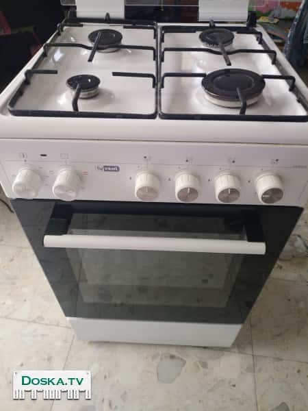 Продаем газовую плиту. Размеры 50×50. В очень хорошем состоянии. Цена