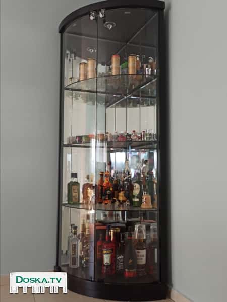 В отличном состоянии. Оттделка- фурнир