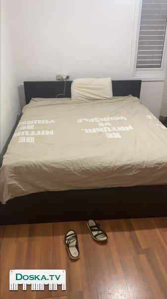 Кровать из икеа, как новая, с ортопедическим матрасом, очень комфортная.