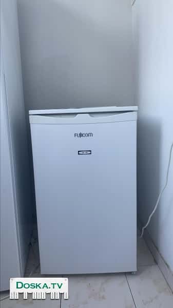 Холодильник как новый, хорошо морозит!  в связи с переездом.