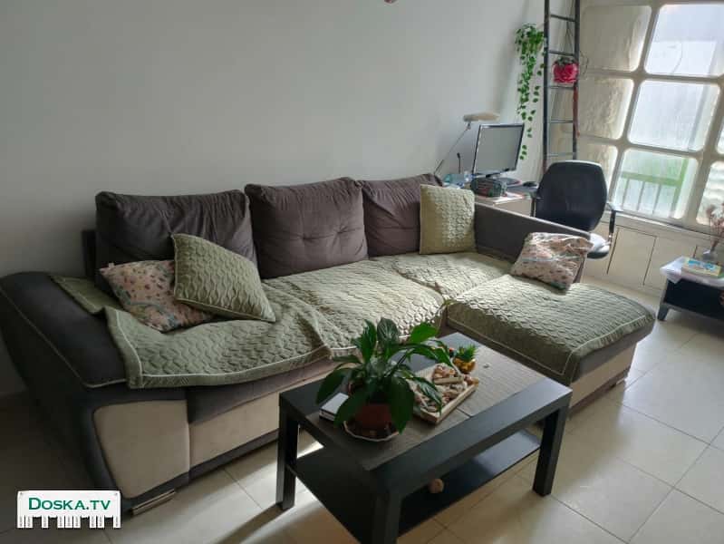 Диван  шезлонг почти ноый 4 местный 1800 шек.