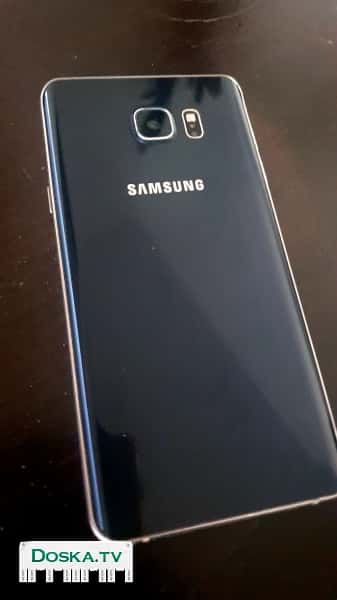 В отличном состоянии. 32 гб память. В стекле, есть чехлы