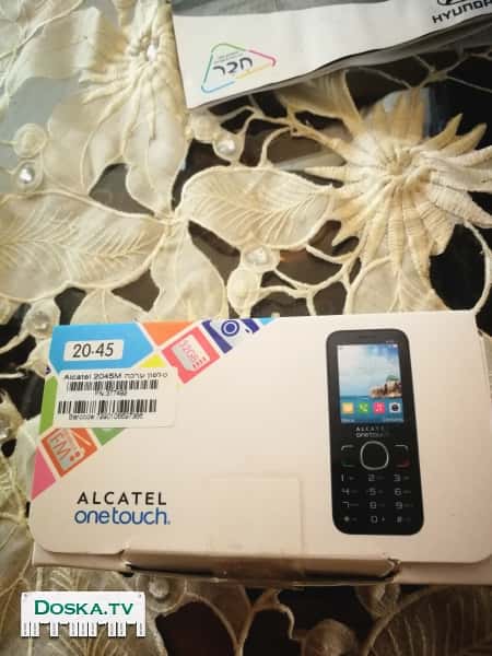 Кнопочный телефон ALKATELс зарядкой,интернет, в упаковке.Подсветка,хорошая батарея.Хороший подарок для пожилых.