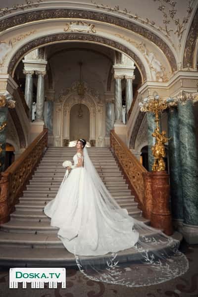 Размеры: Обхват талии 60см Обхват бедер 95см Длина спинки до