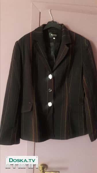 Новый костюм на подкладе тройка L -350шк.